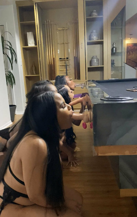 Subzerovixen bonita actriz fotos