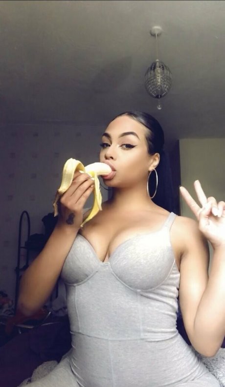 Madison Khan modèle meilleur archive