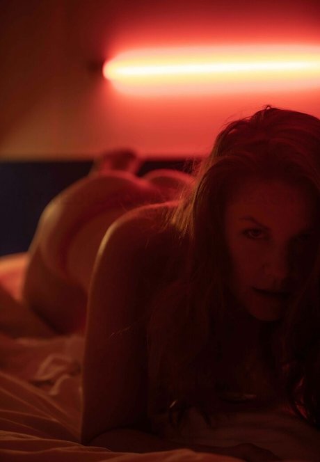 Carrie Keagen jolie étoile photos