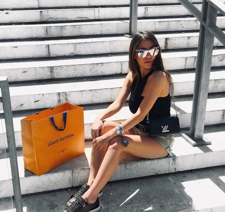 Meshi Malka estrella desnuda fotos