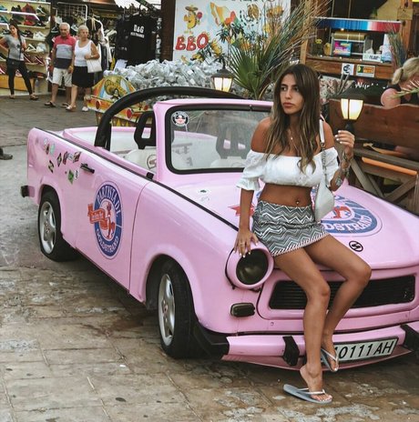 Meshi Malka xxx model photo