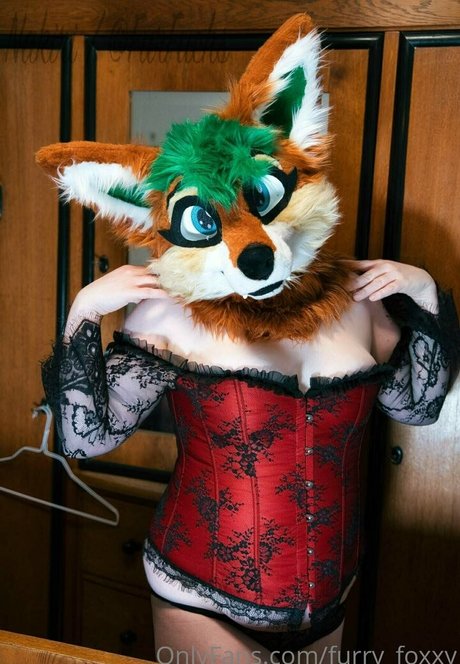 furry foxxy xxx étoile image