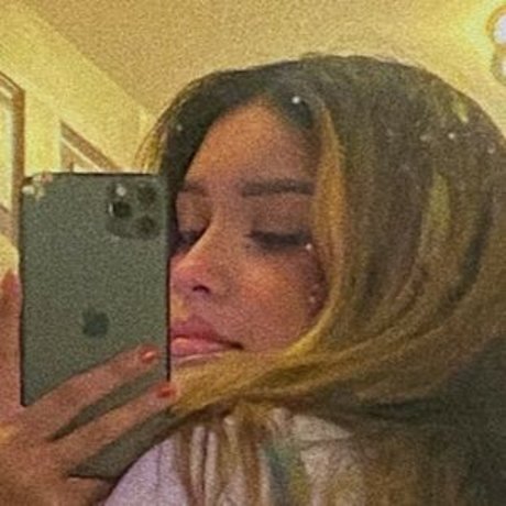 Virginhottie modelo desnudo foto