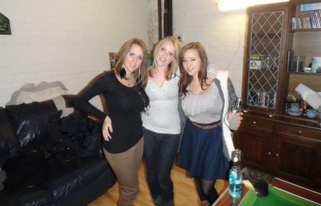 Maton Twins sexy star galleries