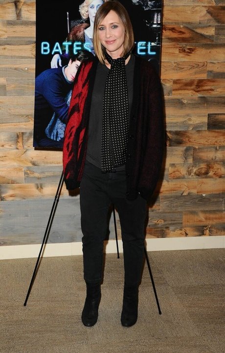 Vera Farmiga modelo desnuda galerías