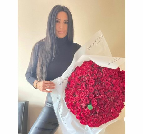 Katrina Louise Paul modelo atractivo foto