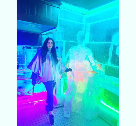 Katrina Louise Paul star du porno nue galeries