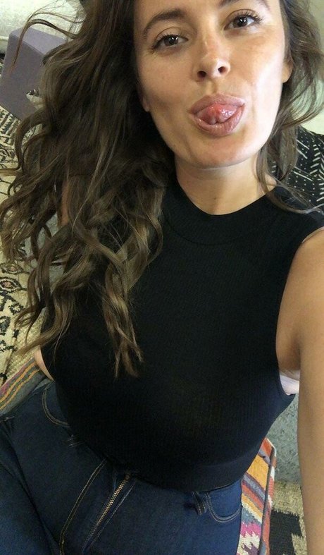 Tia Provost estrella de alta calidad galería