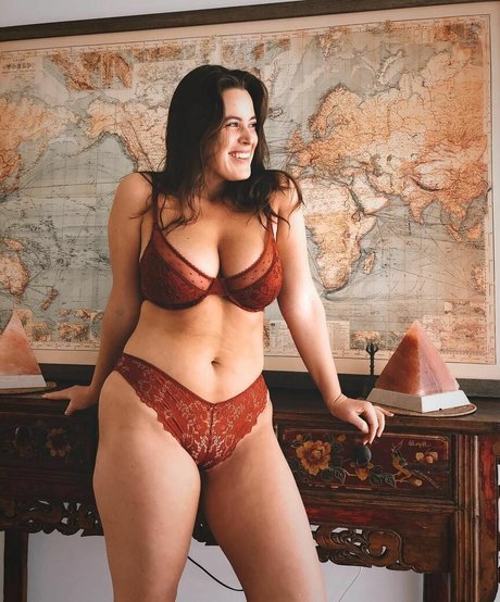 Tia Provost estrella porno de arte foto