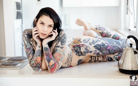 Valkyria modèle chaud galerie