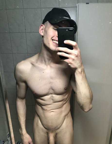 lucashallfree bonita actriz galerías