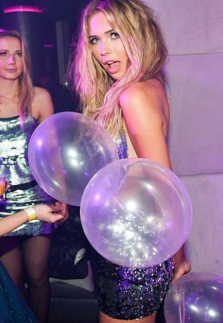 Sandra Kubicka estrella sexy imagen