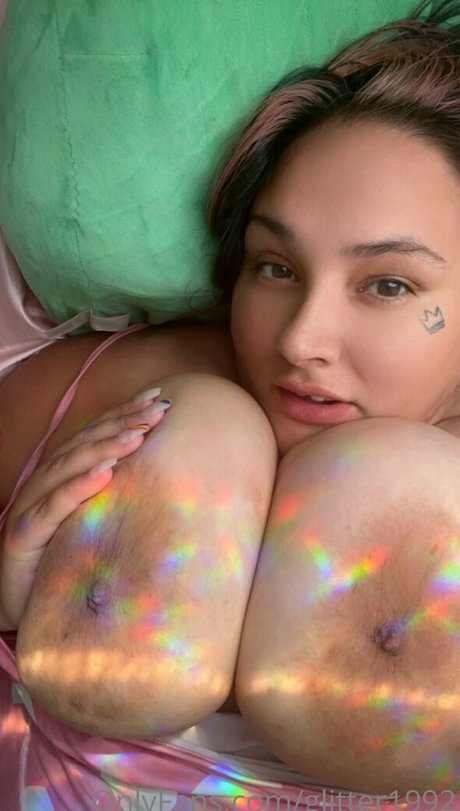 glitter1992 modèle chaud img