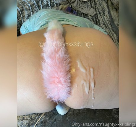 naughtyxxxsiblings joli modèle photos