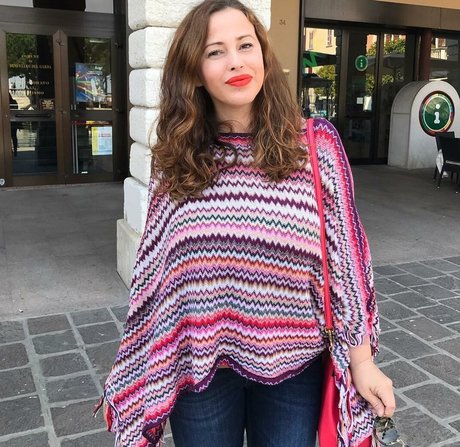 Serena Roberti buena estrella porno fotos