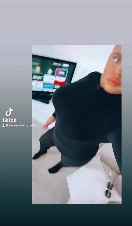 Susannah Elizabeth modèle nu galeries