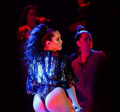 Lali Esposito modèle de haute qualité galeries