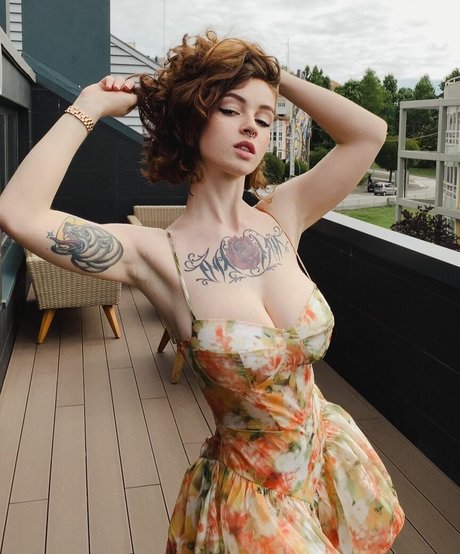 Sathira linda estrella archivo