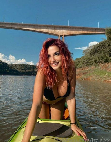 lzzie xx étoile photo