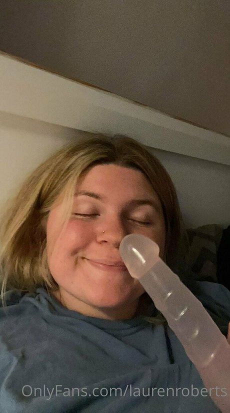 laurenroberts modelo desnuda fotos