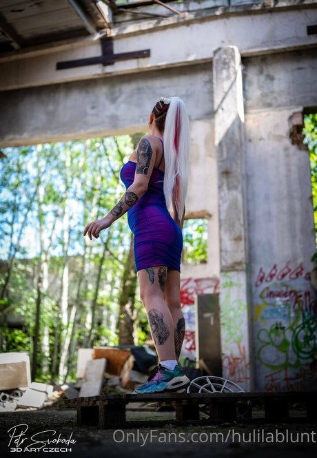 hulilablunt modèle joli des photos