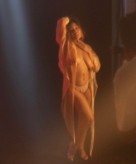 Victoria Kuang star du porno nue galerie