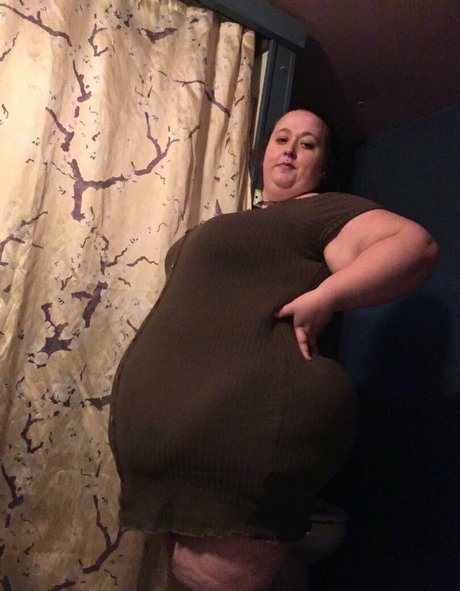 leahloolabelle pornstar nude picture