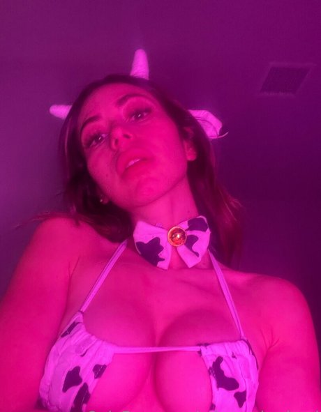 Athena Cloud star sexy pics