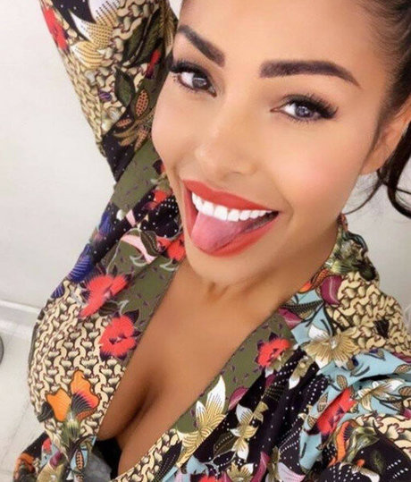 Carolina Marconi estrella caliente fotos