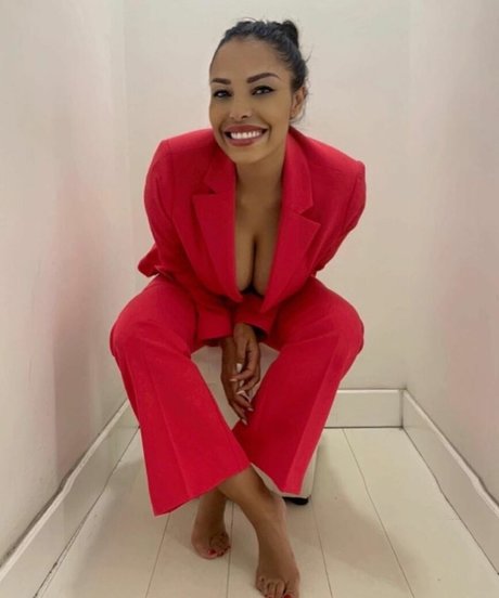 Carolina Marconi modelo de alta calidad imágenes