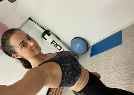 chloetatts1 étoile hd des photos