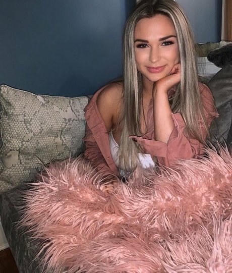beautiful shemale onlyfans beautiful pic