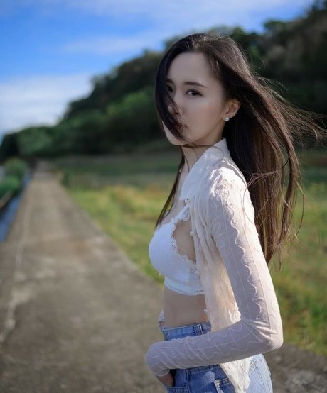 Vanessa Only4567 modèles nus archive