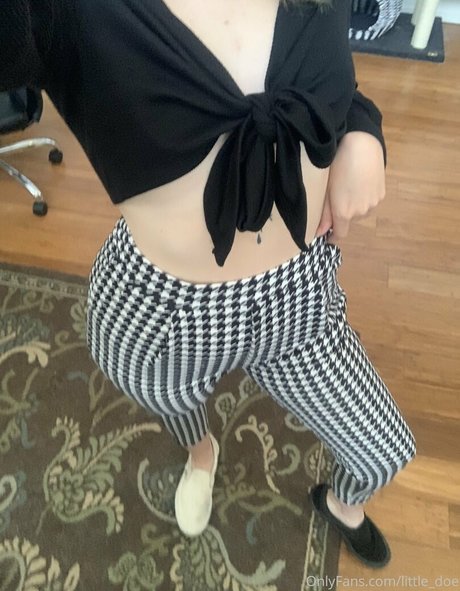 little doe modelo desnudo imágenes