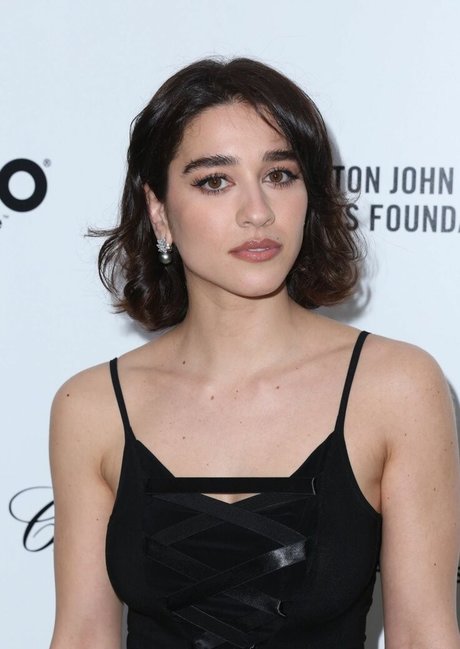 Simona Tabasco modèle xxx archive