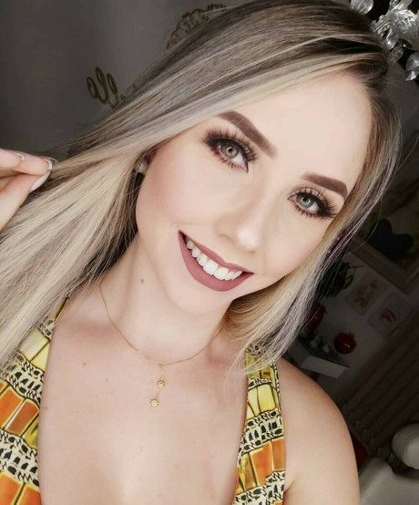 Marcelly Mello star du porno parfaite image