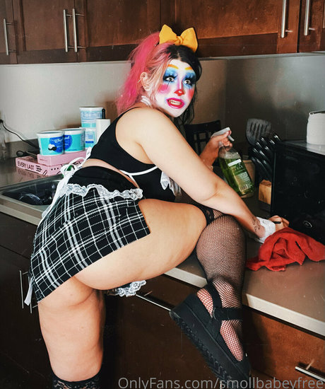 smollbabeyfree star érotique image