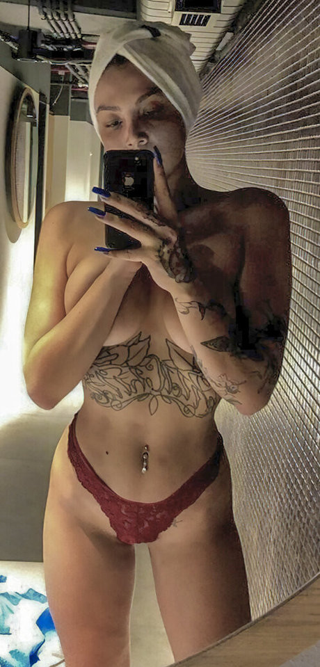 Ecem Guvenciler mejor estrella porno imagen