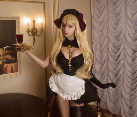 Nikachi Nika Kotova modelo superior galería