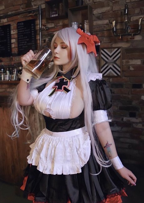 Nikachi Nika Kotova étoile exclusive images