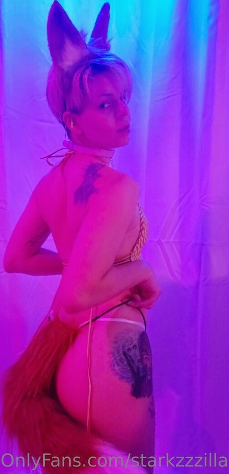 starkzzzilla exclusive model pic