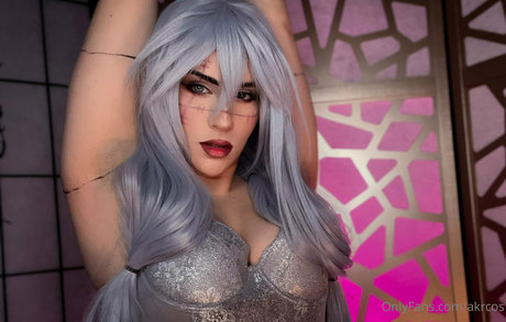 AKrCos actriz atractiva imagen