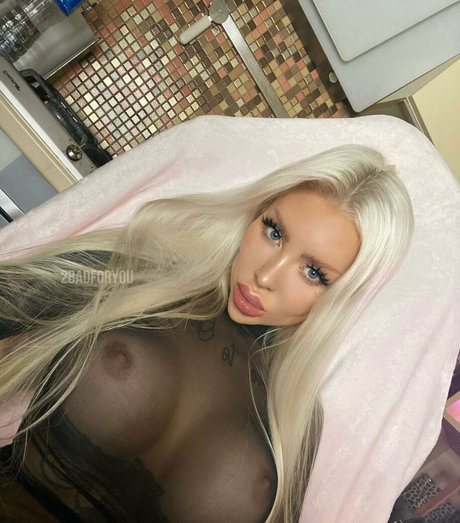 toobadforyou modèle hd photo