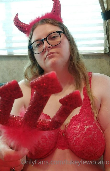 lukeylewdcario sexy actress photo