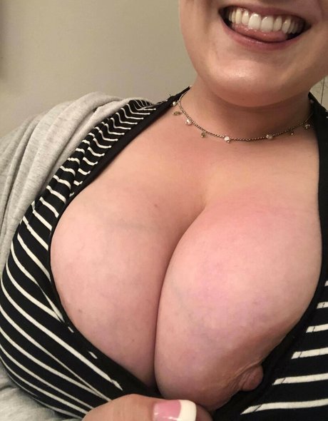 daydreamingprisoner252 haut de star du porno images