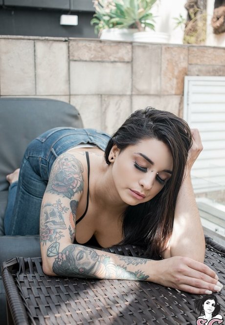 Deskicio Suicide haut de star du porno img