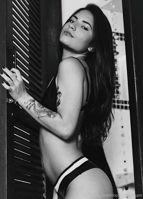 Onemorecum star du porno de haute qualité galeries