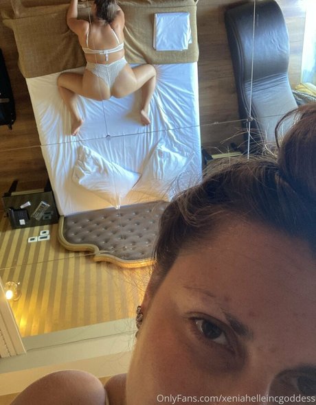 xeniahelleincgoddess jolie star du porno image