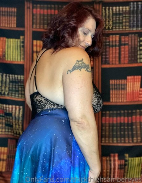 thickthighsambereyes pornstar erotic pic