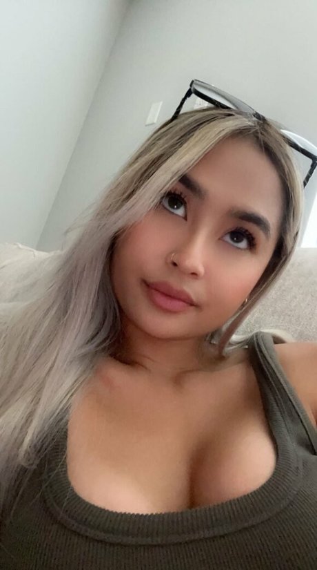 bbyivee pornographic model picture